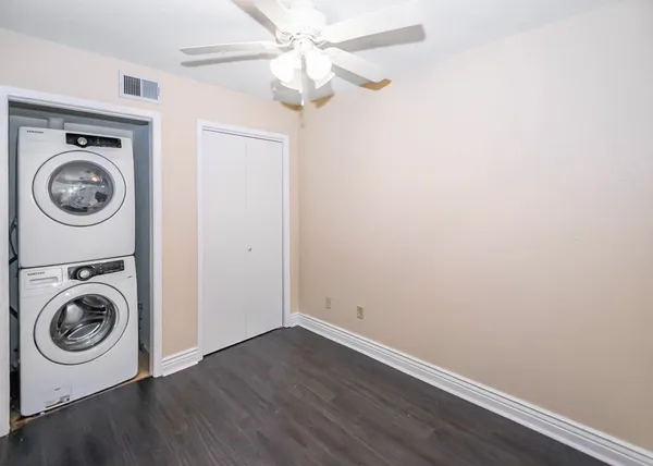 $1,400 | 18511 Egret Bay Boulevard, Unit 614, Webster, TX 77058