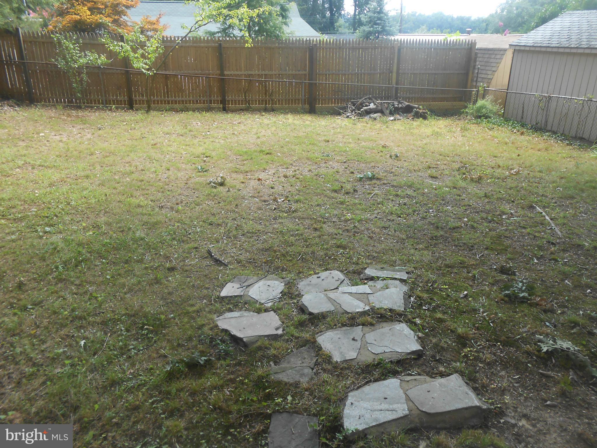 4012 Lawrence Avenue Kensington, MD 20895 - Photo 13 of 18 Large Back Yard