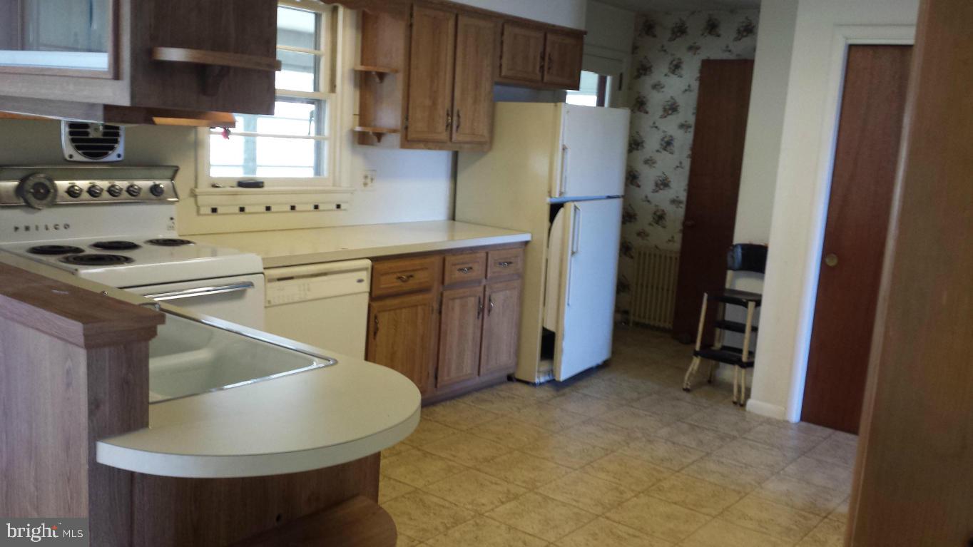 1372 Neff Road Lancaster, PA 17601 - Photo 3 of 11