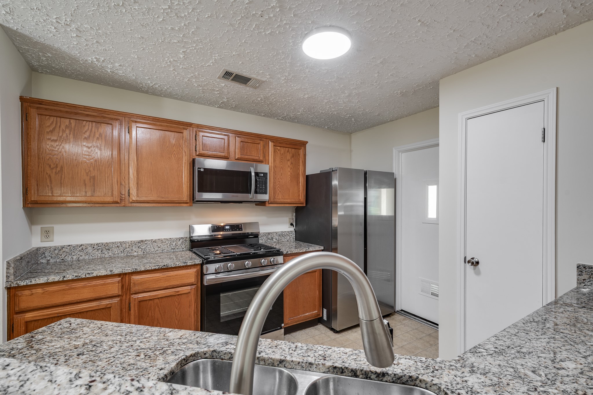 17 Crestbriar Court Baytown, TX 77521 - Photo 13 of 32