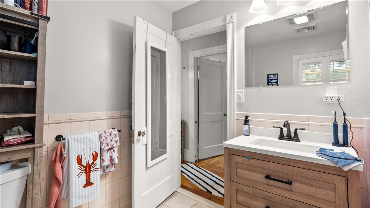 29 Burt Street Warwick, RI 02886 - Photo 33 of 46