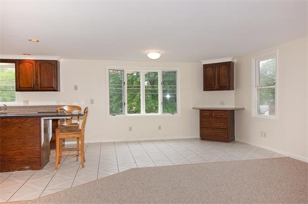 13 Mountain Road Burlington, MA 01803 - Photo 4 of 16 Gallery Image 4