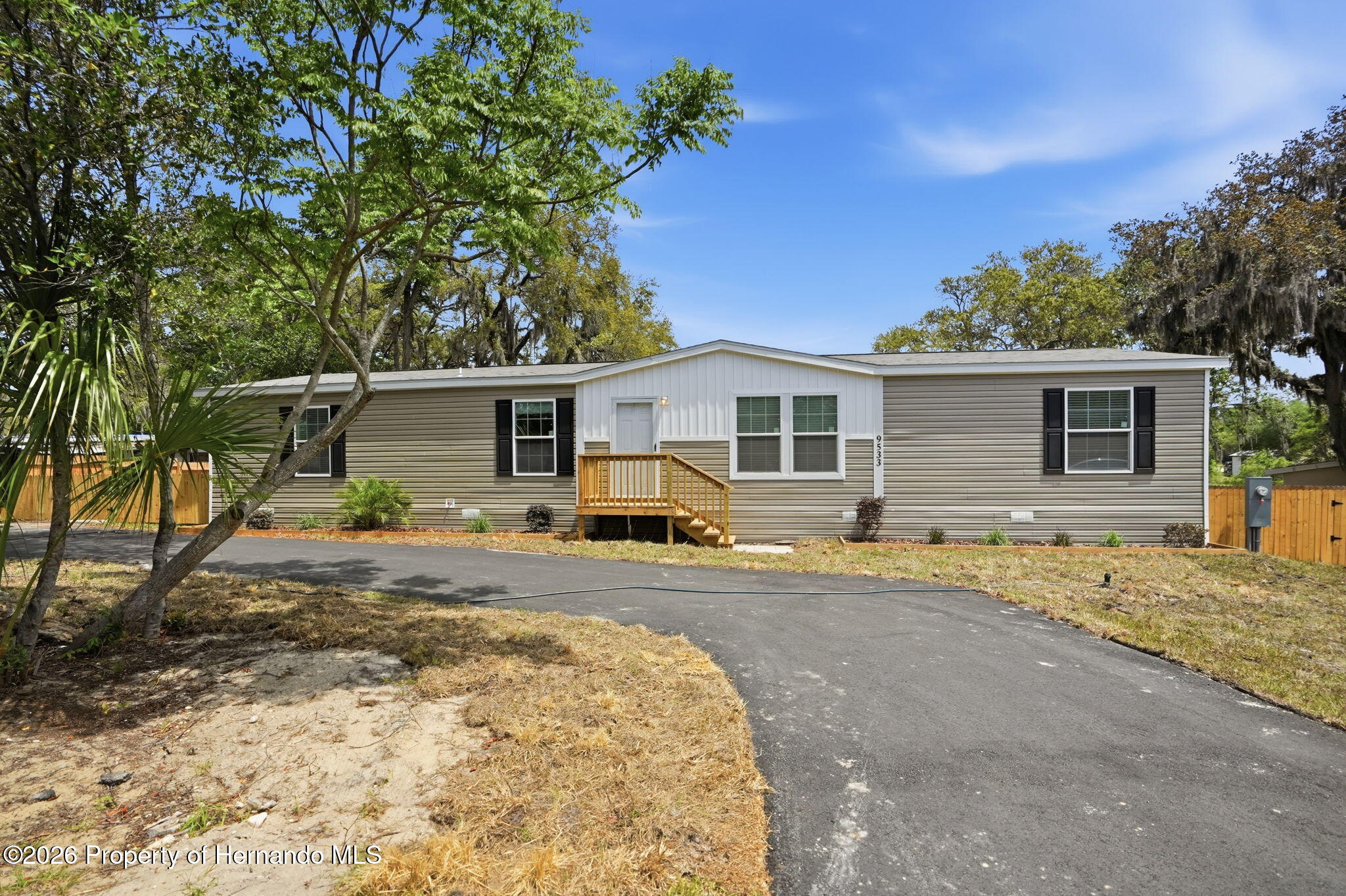9533 Round Lake Road Weeki Wachee, FL 34613 - Photo 2 of 67
