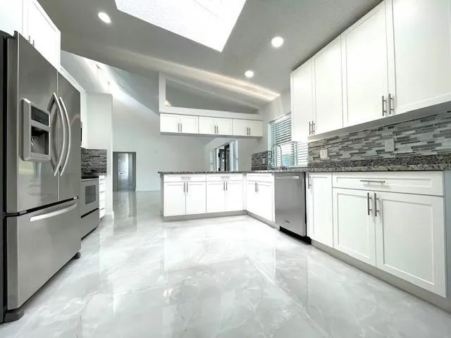 $5,495 | 1712 Northwest 91st Avenue, Plantation, FL 33322