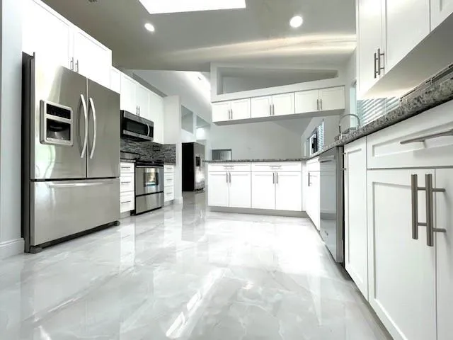 $5,495 | 1712 Northwest 91st Avenue, Plantation, FL 33322