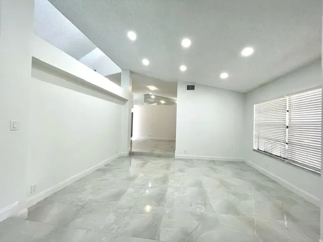 $5,495 | 1712 Northwest 91st Avenue, Plantation, FL 33322