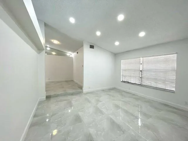 $5,495 | 1712 Northwest 91st Avenue, Plantation, FL 33322