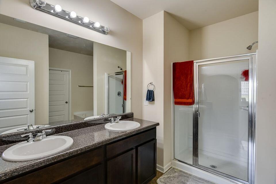1149 Fawn Forest Road Grovetown, GA 30813 - Photo 12 of 17 Owner Bathroom