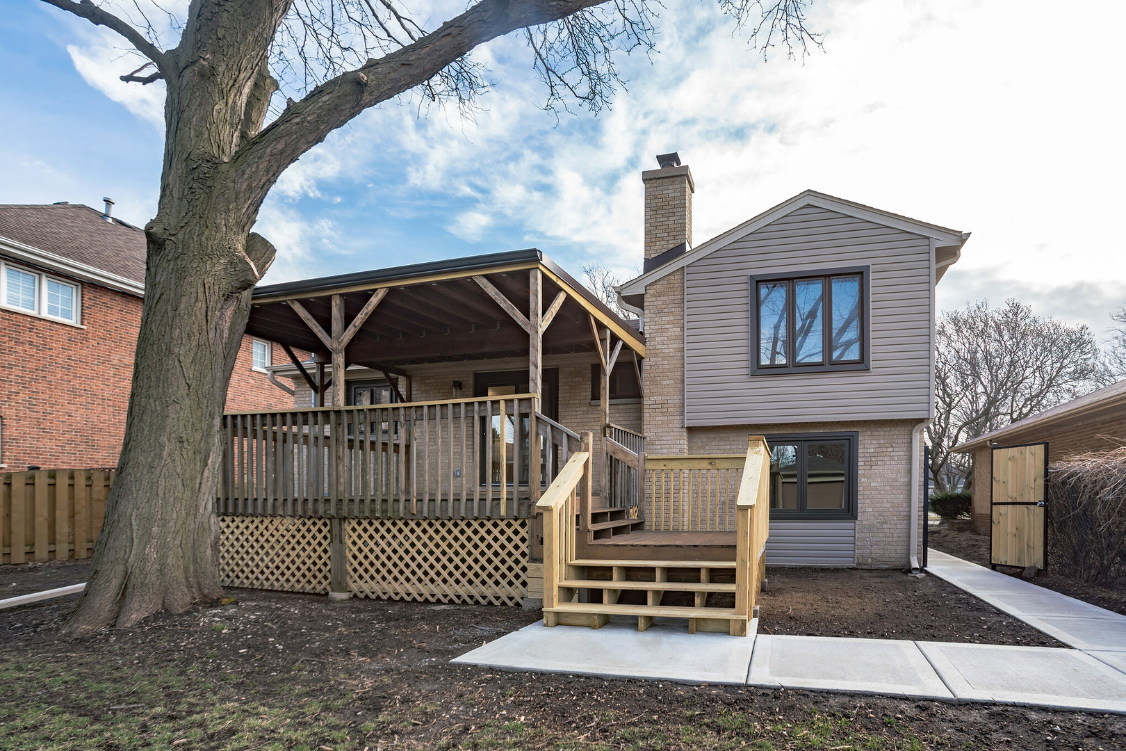 1900 Brophy Avenue Park Ridge, IL 60068 - Photo 27 of 27 a front view of a house with a yard