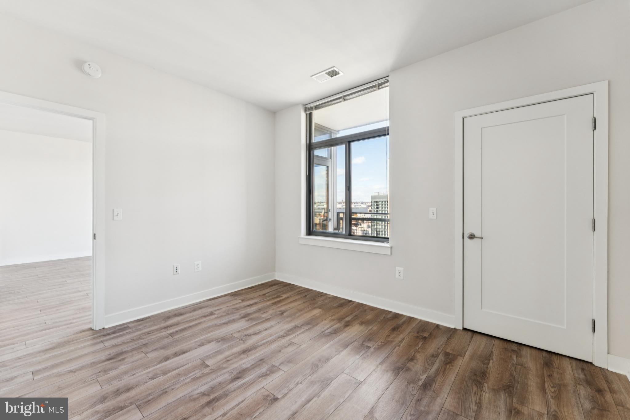 460 New York Avenue Northwest, Unit 1002 Washington, DC 20001 - Photo 17 of 29