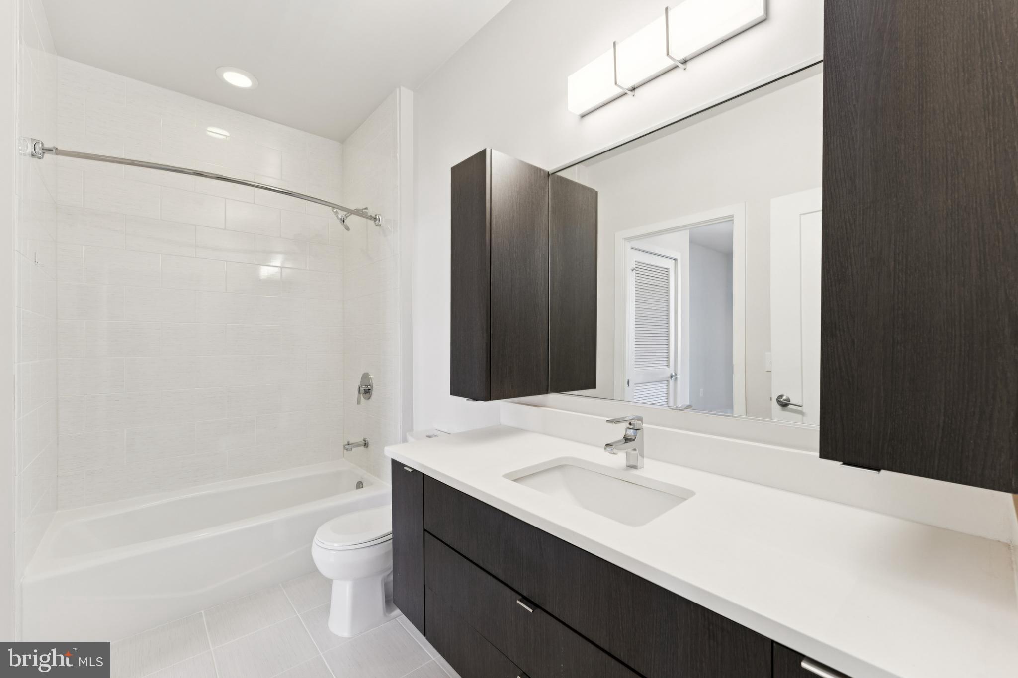 460 New York Avenue Northwest, Unit 1002 Washington, DC 20001 - Photo 18 of 29