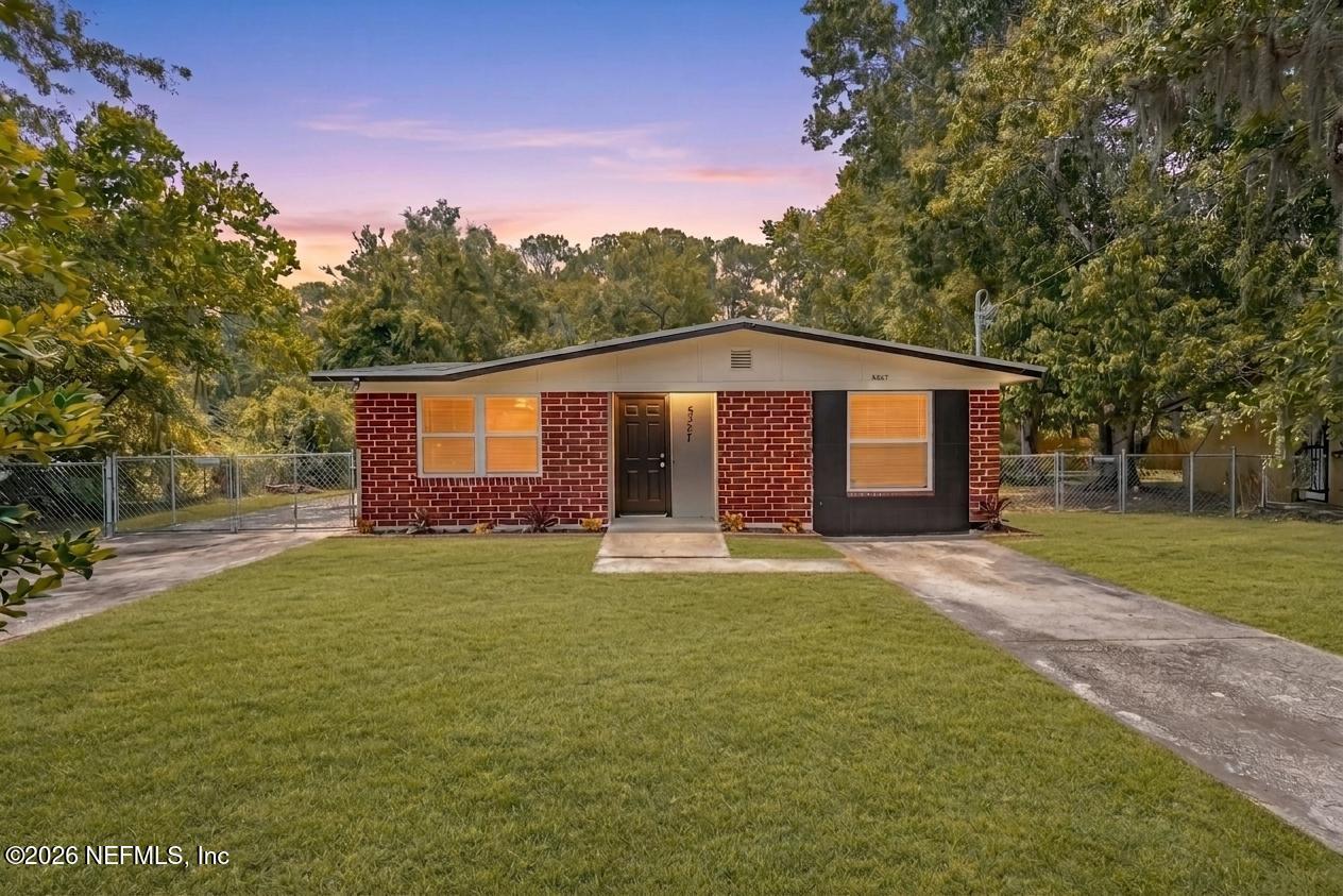 5327 Arrowsmith Road Jacksonville, FL 32208 - Photo 2 of 40 collov-ai_20260613140126_ouinp2