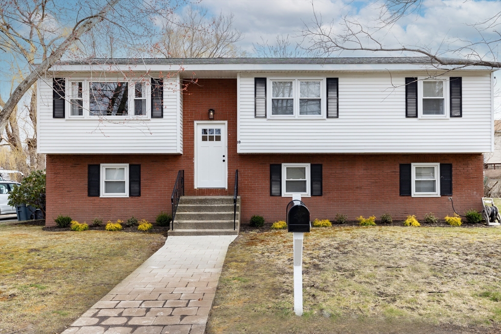 10 Derry Road Methuen, MA 01844 - Photo 1 of 34 Gallery Image 1