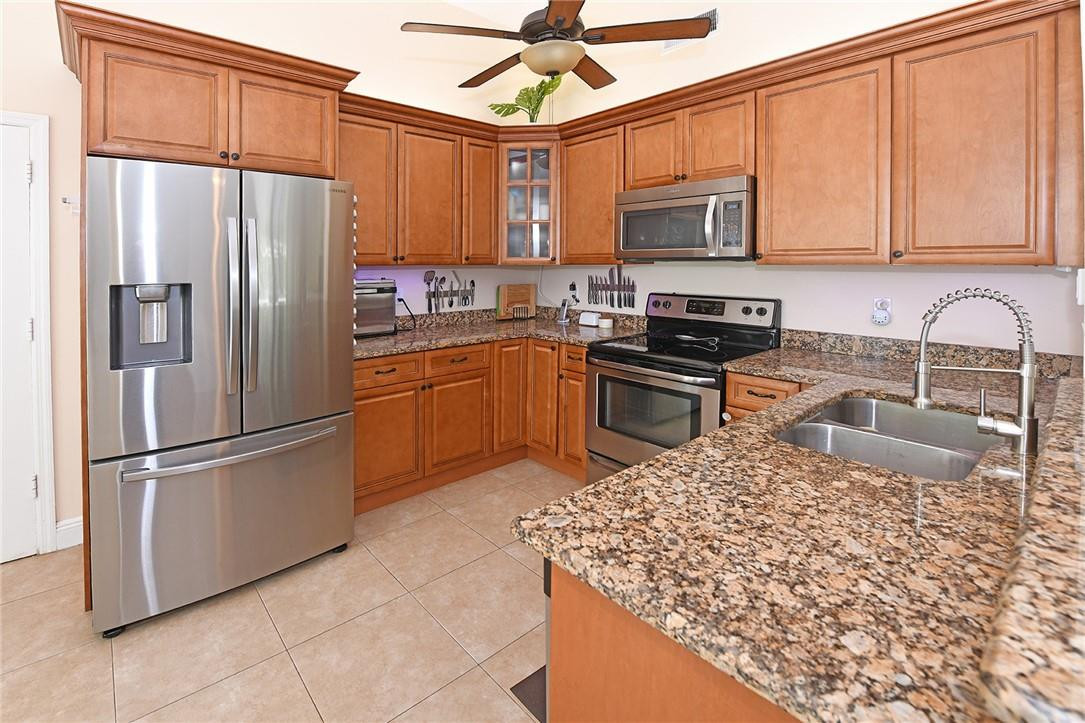 8394 Summer Field Place Boca Raton, FL 33433 - Photo 11 of 41 Photo 11