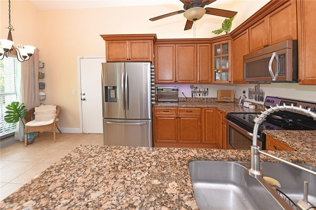 8394 Summer Field Place Boca Raton, FL 33433 - Photo 12 of 41 Photo 12