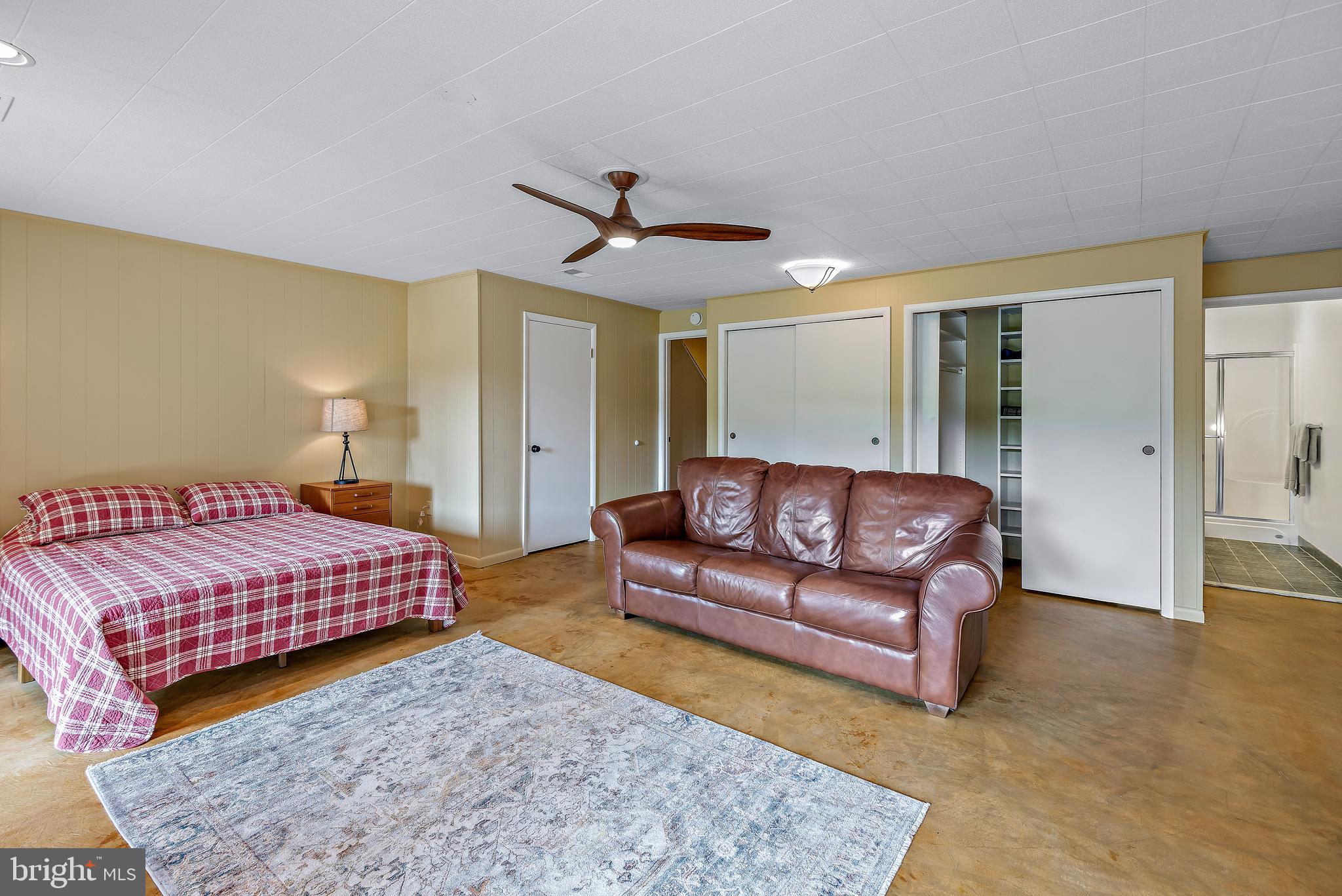 7261 Dockside Lane Columbia, MD 21045 - Photo 53 of 68 a living room with a couch and a coffee table