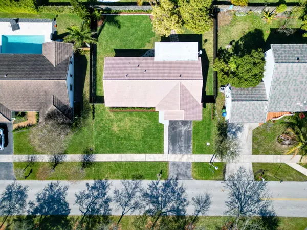 $3,950 | 7838 Sunflower Drive, Margate, FL 33063