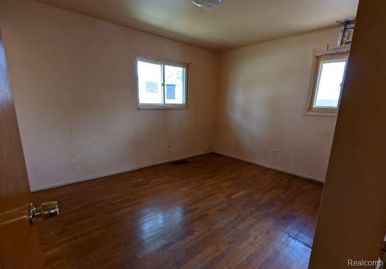 3309 Risdale Avenue Lansing, MI 48911 - Photo 13 of 31 8.JPG