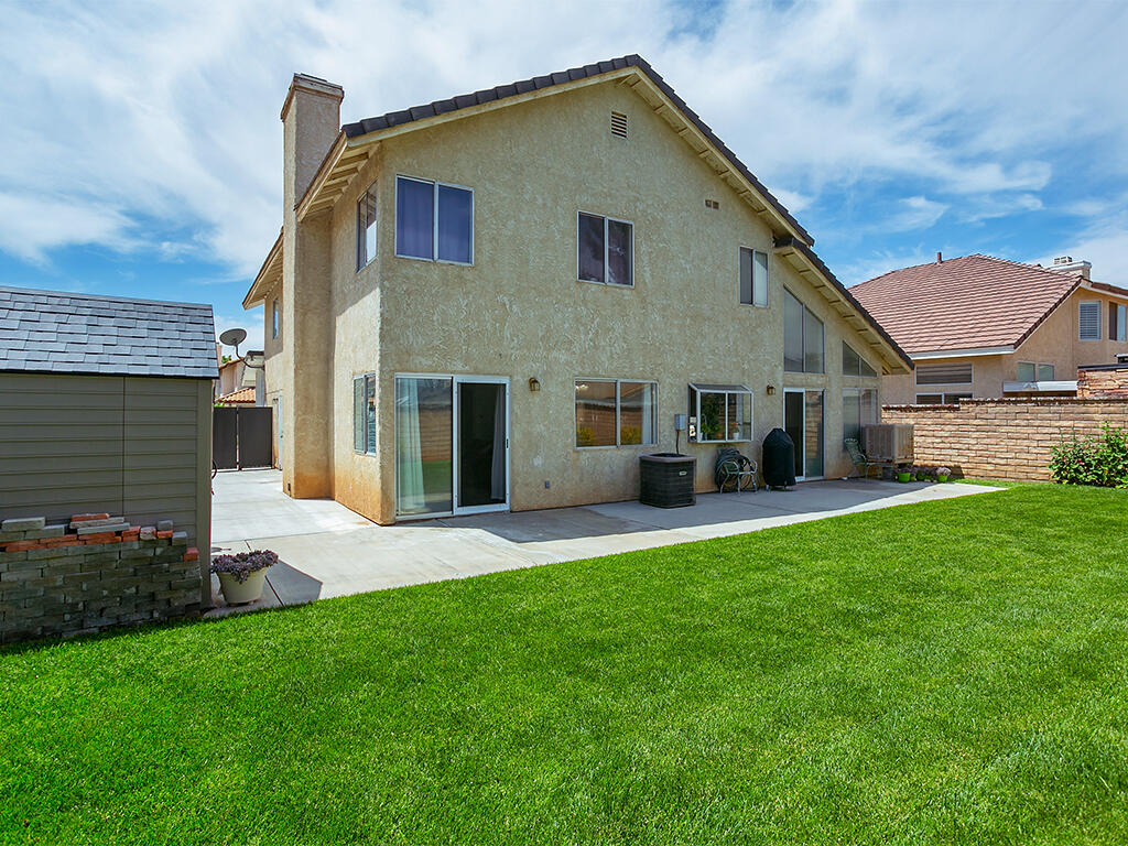 1615 Silvia Avenue Lancaster, CA 93535 - Photo 36 of 54 1615 Silvia - Back3