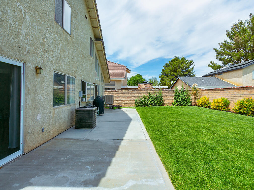 1615 Silvia Avenue Lancaster, CA 93535 - Photo 40 of 54 1615 Silvia - Back7