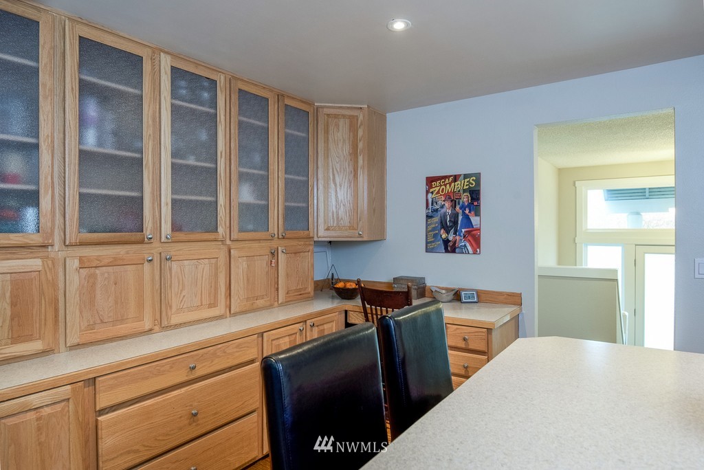 16644 157th Court Southeast Renton, WA 98058 - Photo 12 of 23