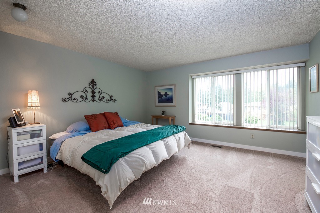 16644 157th Court Southeast Renton, WA 98058 - Photo 14 of 23