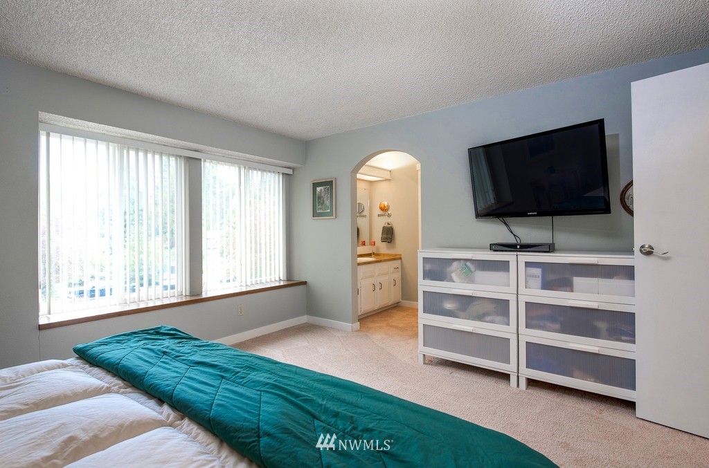 16644 157th Court Southeast Renton, WA 98058 - Photo 15 of 23