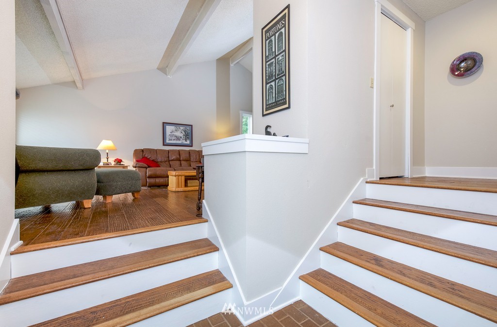 16644 157th Court Southeast Renton, WA 98058 - Photo 3 of 23