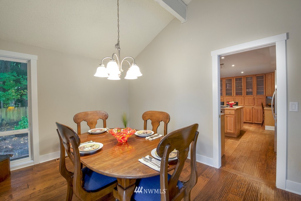 16644 157th Court Southeast Renton, WA 98058 - Photo 8 of 23