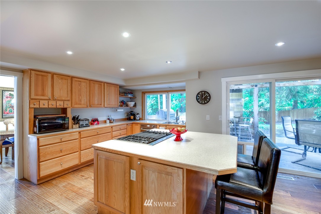 16644 157th Court Southeast Renton, WA 98058 - Photo 9 of 23