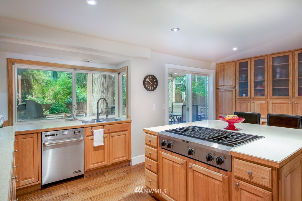 16644 157th Court Southeast Renton, WA 98058 - Photo 10 of 23