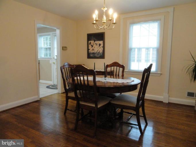 605 Farmhurst Road Pikesville, MD 21208 - Photo 19 of 29 Dining Room