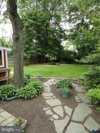 605 Farmhurst Road Pikesville, MD 21208 - Photo 3 of 29 Garden
