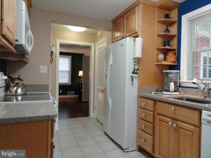 605 Farmhurst Road Pikesville, MD 21208 - Photo 10 of 29 Kitchen #2