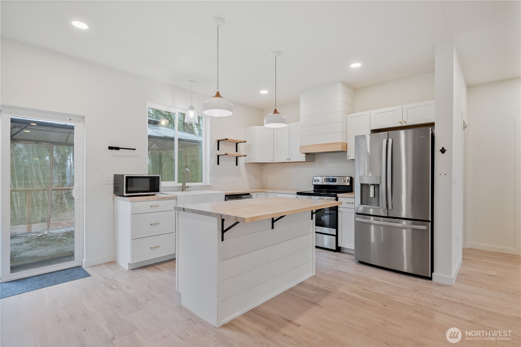 364 Channel View Lane Longview, WA 98632 - Photo 8 of 35