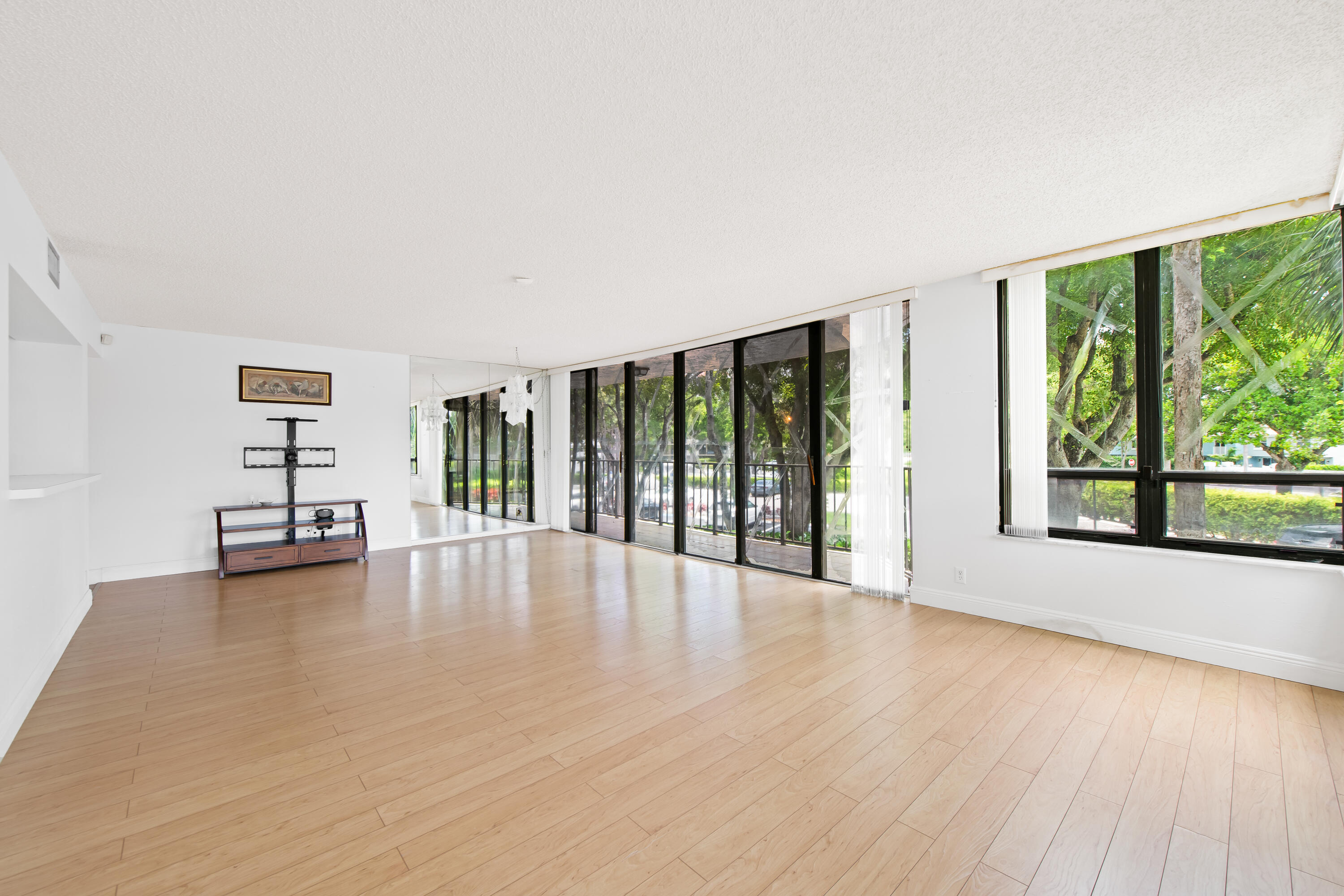 799 Jeffery Street, Unit 201 Boca Raton, FL 33487 - Photo 5 of 36 DSC_3783