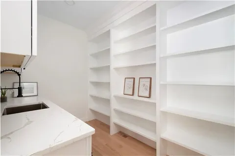 $1,450,000 | 450 Carrs Pond Road, East Greenwich, RI 02818