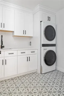 $1,450,000 | 450 Carrs Pond Road, East Greenwich, RI 02818