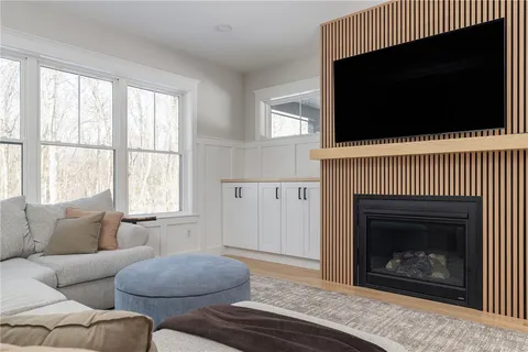 $1,450,000 | 450 Carrs Pond Road, East Greenwich, RI 02818