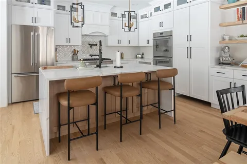 $1,450,000 | 450 Carrs Pond Road, East Greenwich, RI 02818