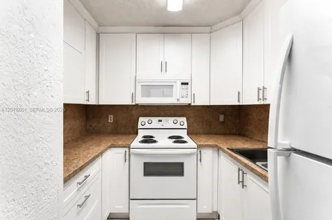 $225,000 | 5706 West 26th Avenue, Unit 5706, Hialeah, FL 33016