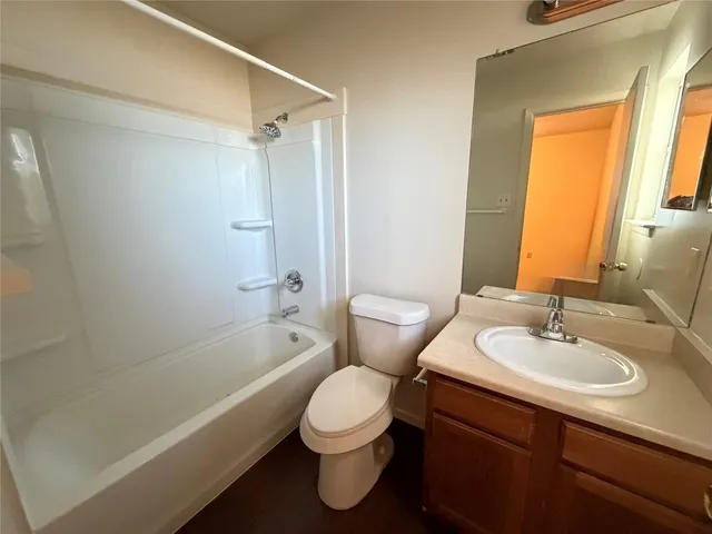 $1,350 | 1510 South Medina Street, Unit B, Lockhart, TX 78644