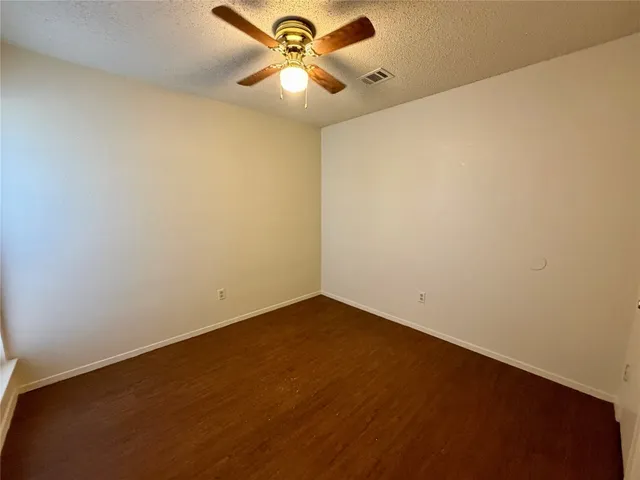 $1,350 | 1510 South Medina Street, Unit B, Lockhart, TX 78644