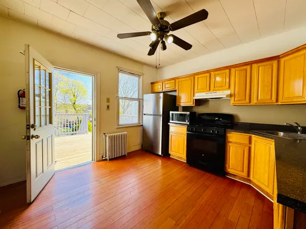 $2,200 | 100 Lexington Avenue, Unit 2, Bayonne, NJ 07002