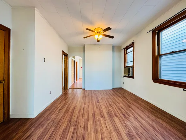 $2,200 | 100 Lexington Avenue, Unit 2, Bayonne, NJ 07002