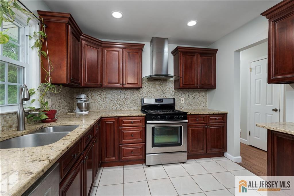 2025 Oak Tree Road Edison, NJ 08820 - Photo 14 of 29