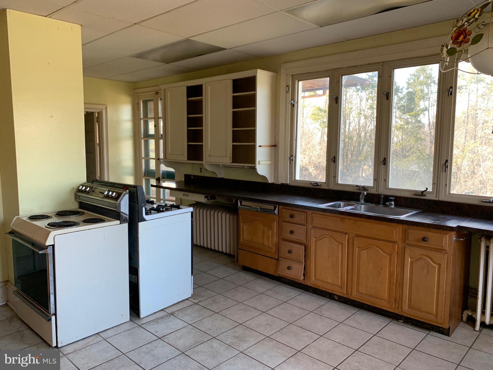 1106 Paper Mill Road Glenside, PA 19038 - Photo 15 of 57 kitchen