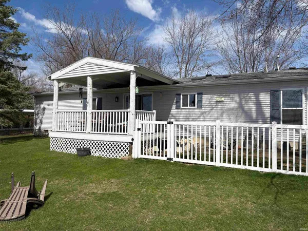 $222,900 | 10686 North C Drive, Kendallville, IN 46755
