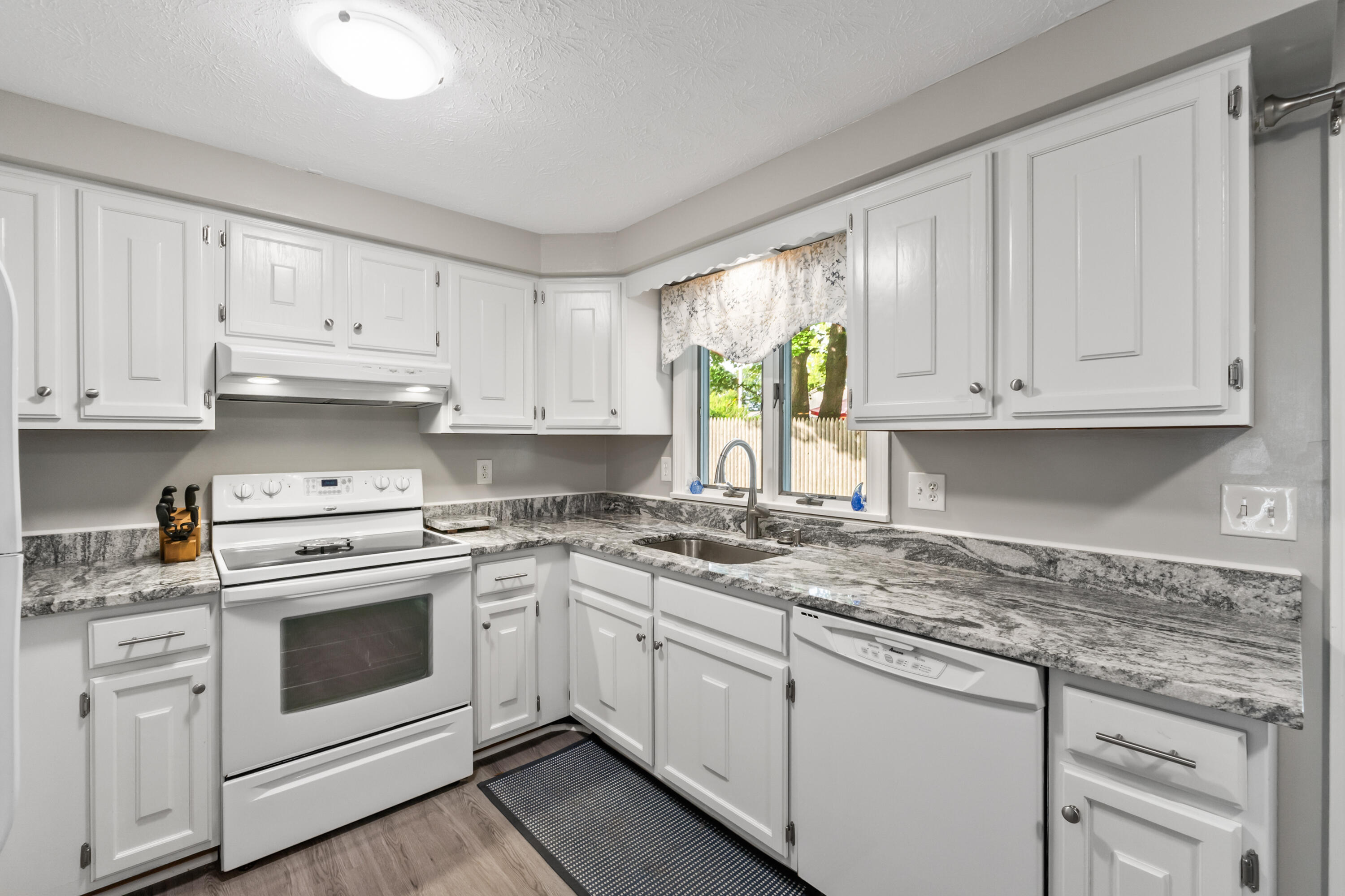 1372 Post Road, Unit 1A Wells, ME 04090 - Photo 8 of 31 1372 Post Rd - 1-A_116