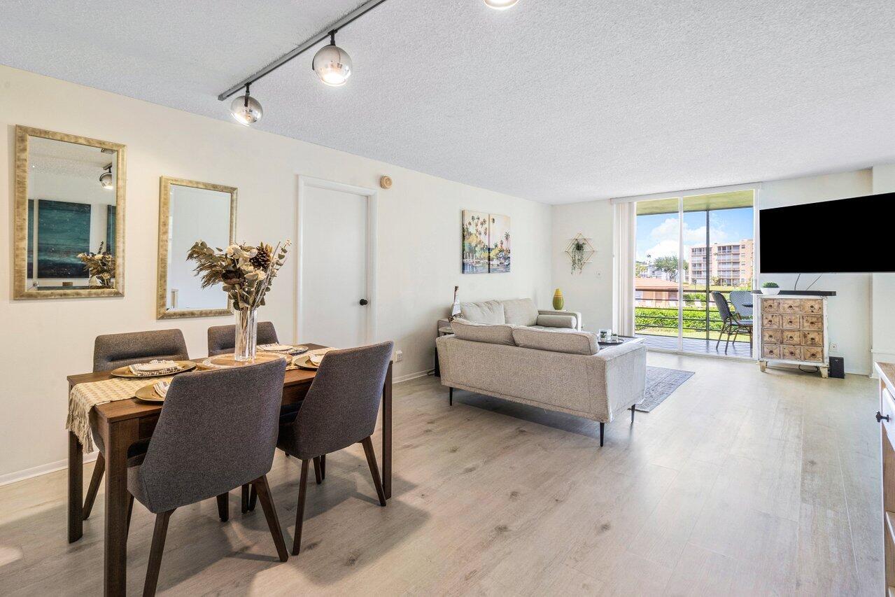 299 Northwest 52nd Terrace, Unit 217 Boca Raton, FL 33487 - Photo 11 of 37 011-299Northwest52ndTerrace-BocaRaton-FL